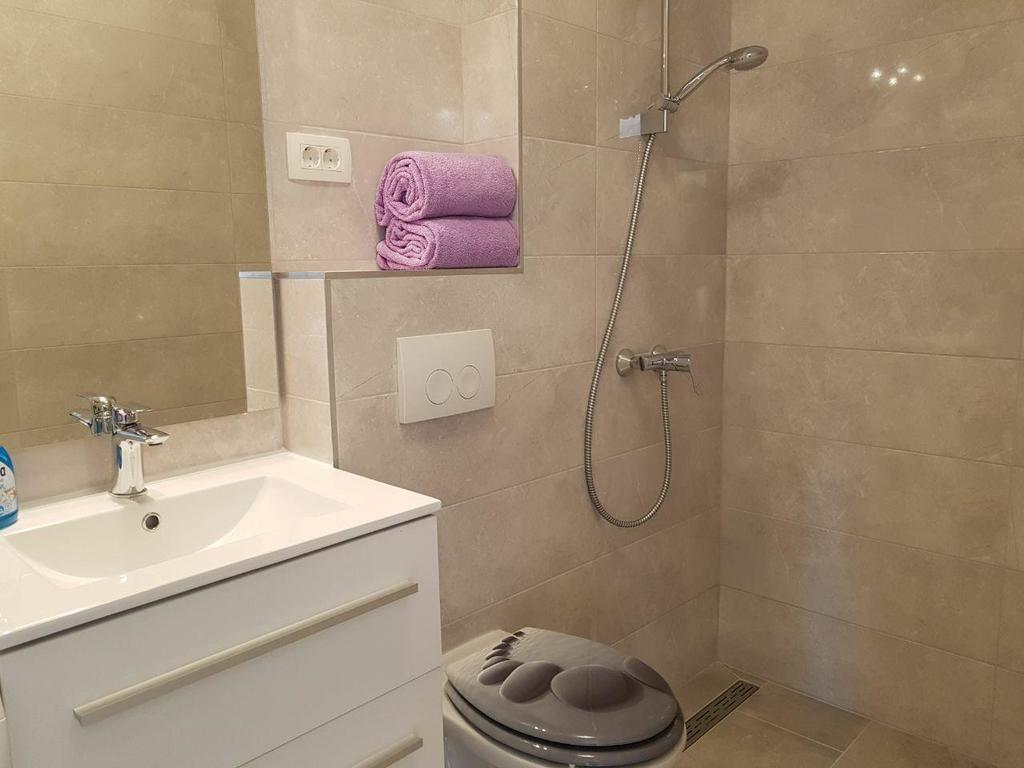 Studio Apartment Sea Star Split Exteriör bild